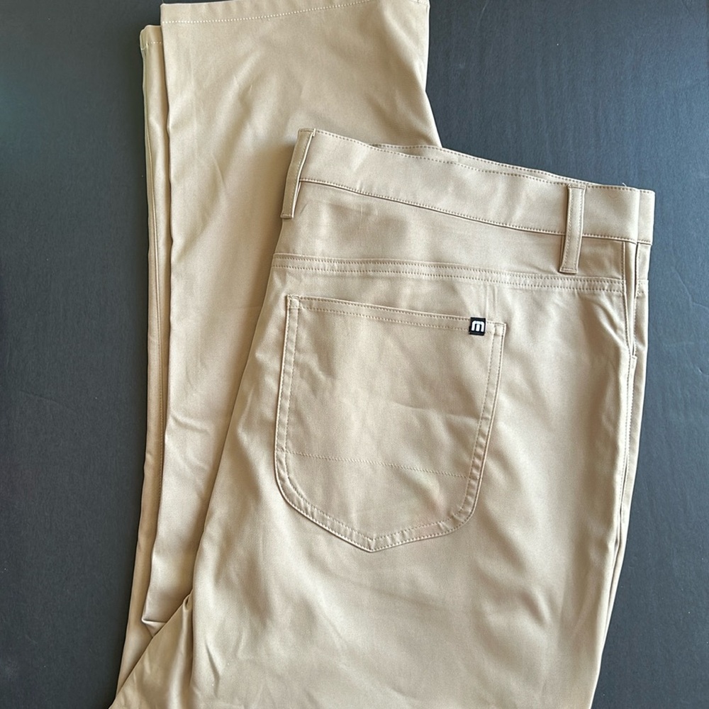 Men’s Travis Mathew golf pants